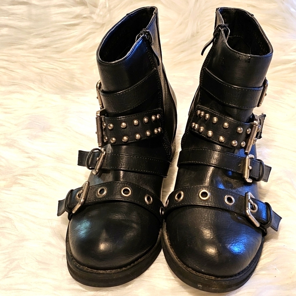 VERY VOLATILE black Koba fashion boots sz 6.5